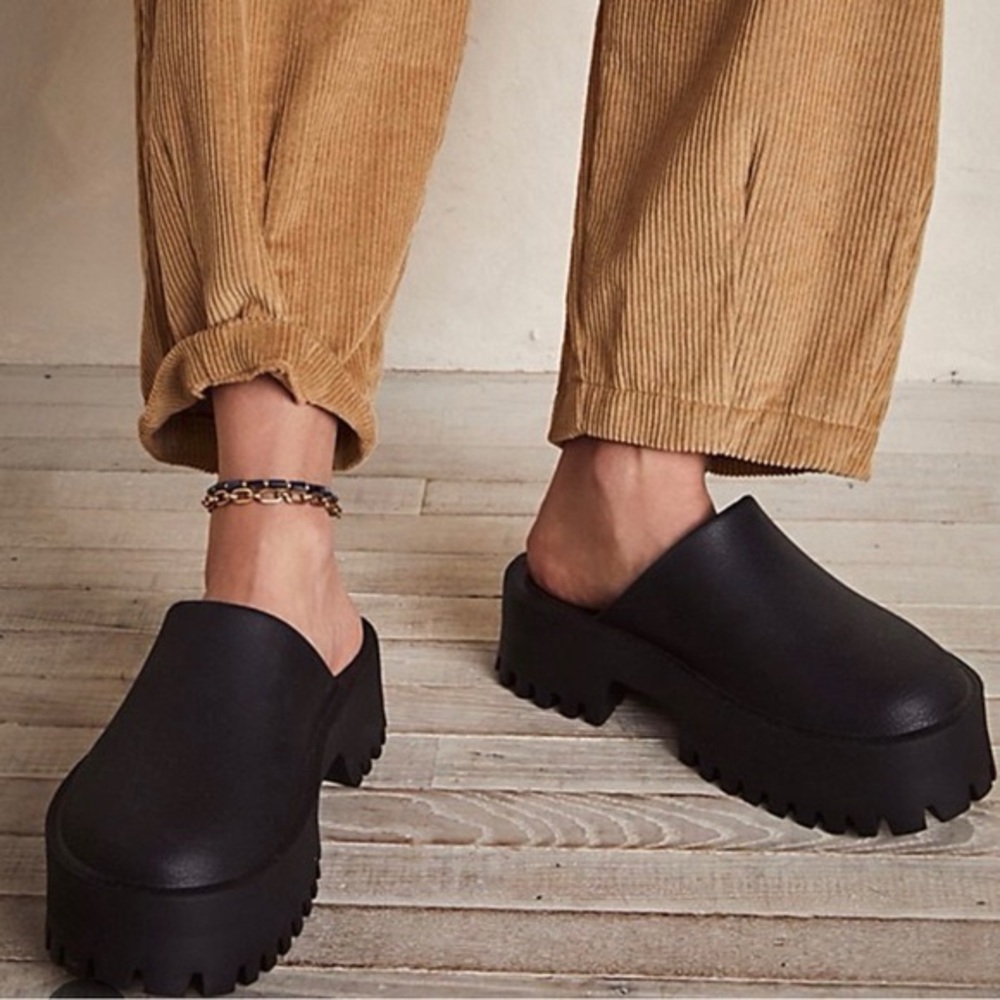Jeffrey Campbell Chunky Platform Clogs/Mules - Picture 4 of 10